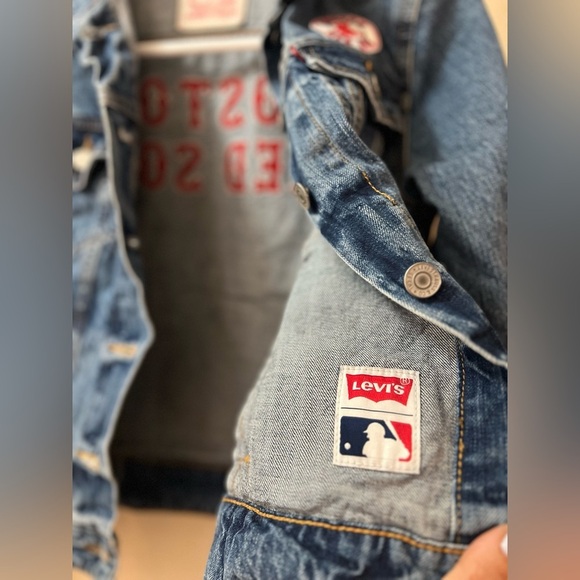 Levi's Boston Red Sox Blue Jean Jacket Classic Denim Style Size Small Womens - Picture 7 of 9